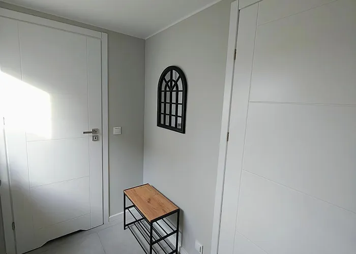 Pomarańczowy 80 Metrów Z Widokiem Na Ogród